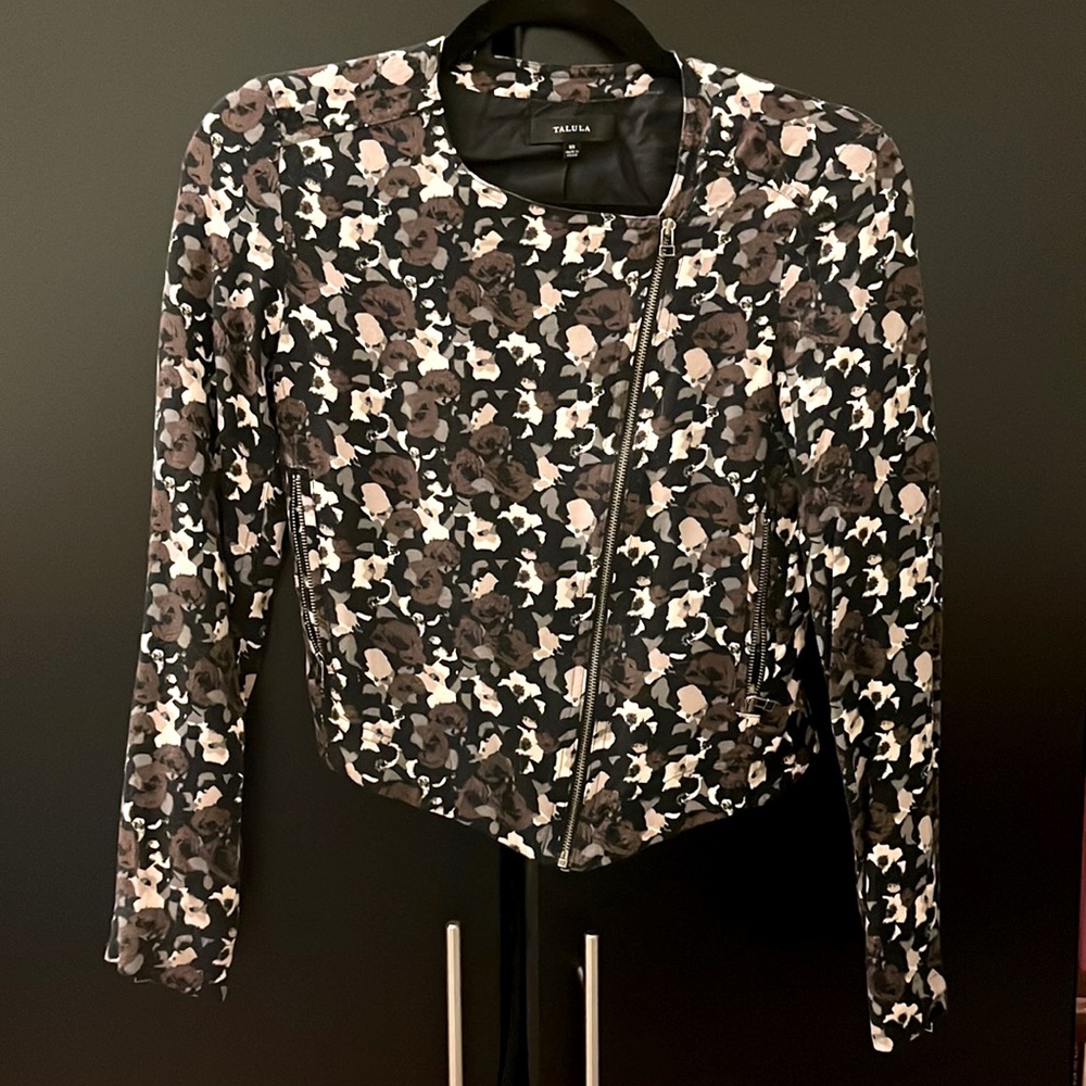 Talula Jacket 00 - cropped print jacket with asymmetrical zip